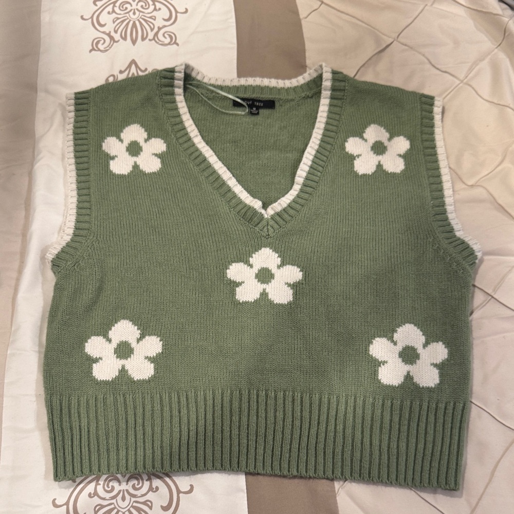 Love Tree Green Floral Knit Vest